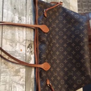 Louis Vuitton never full